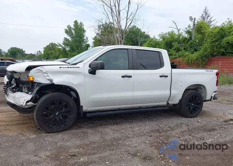 2020 Chevrolet Silverado 1500 4Wd Short Bed Custom z USA, uszkodzony, nr VIN 3GCPYBEK5LG346283